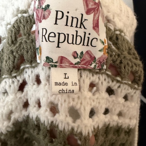 Pink Republic White and Green Knit Top - Picture 6 of 6